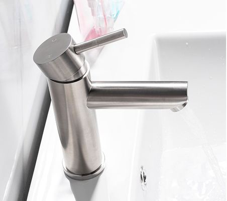 Хороший смотря Bathroom нержавеющей стали моды выстукивает охрану окружающей среды